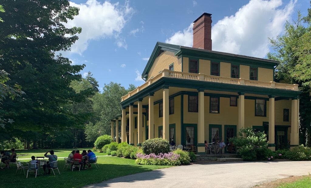 Glen Iris Inn during the summer