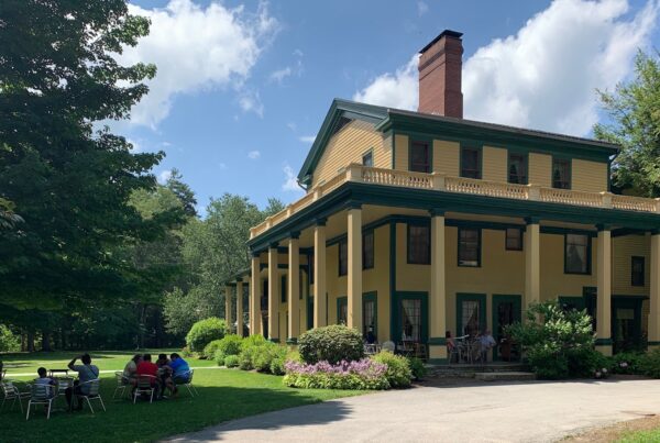 Glen Iris Inn during the summer