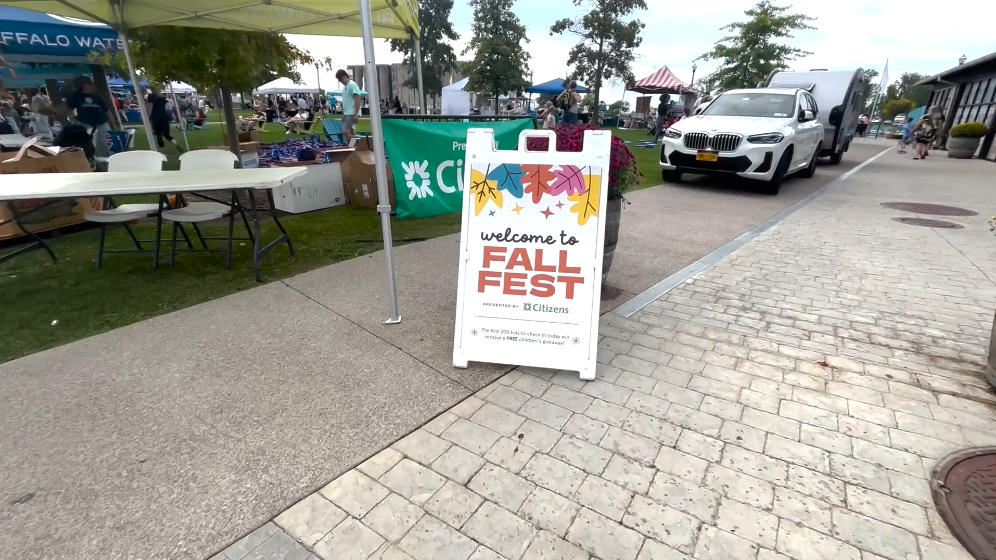 Sign saying "welcome to fall fest"